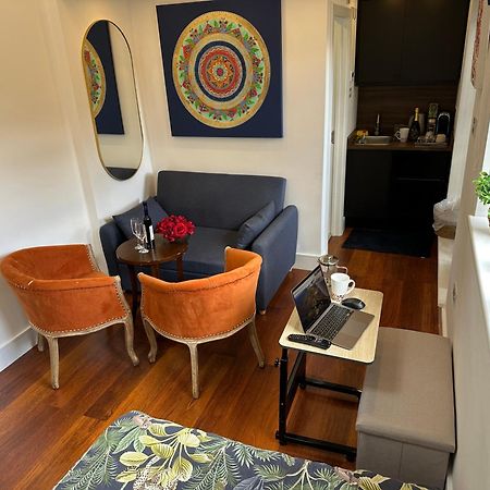 Bespoke Gallery Guesthouse هيندون المظهر الخارجي الصورة