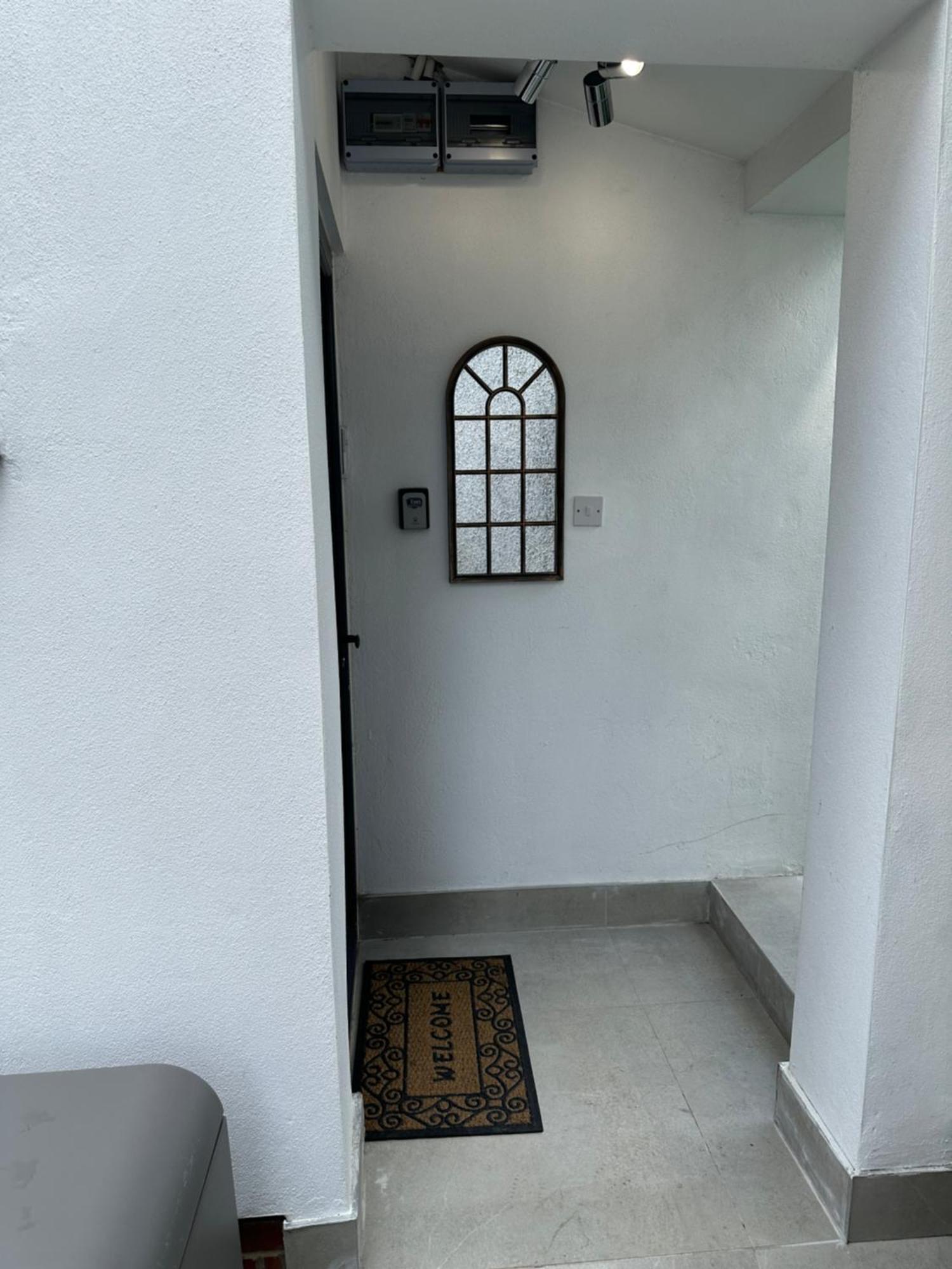 Bespoke Gallery Guesthouse هيندون المظهر الخارجي الصورة