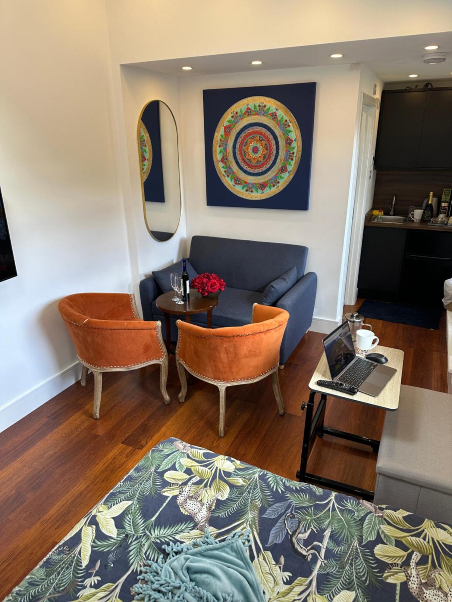 Bespoke Gallery Guesthouse هيندون المظهر الخارجي الصورة
