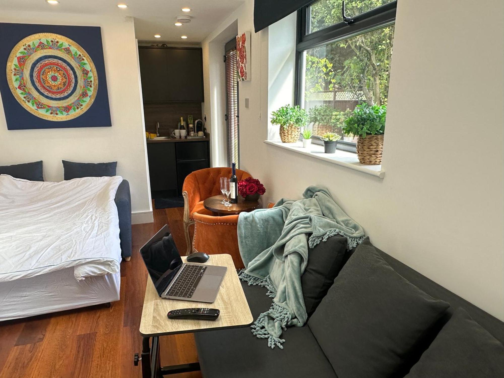 Bespoke Gallery Guesthouse هيندون المظهر الخارجي الصورة