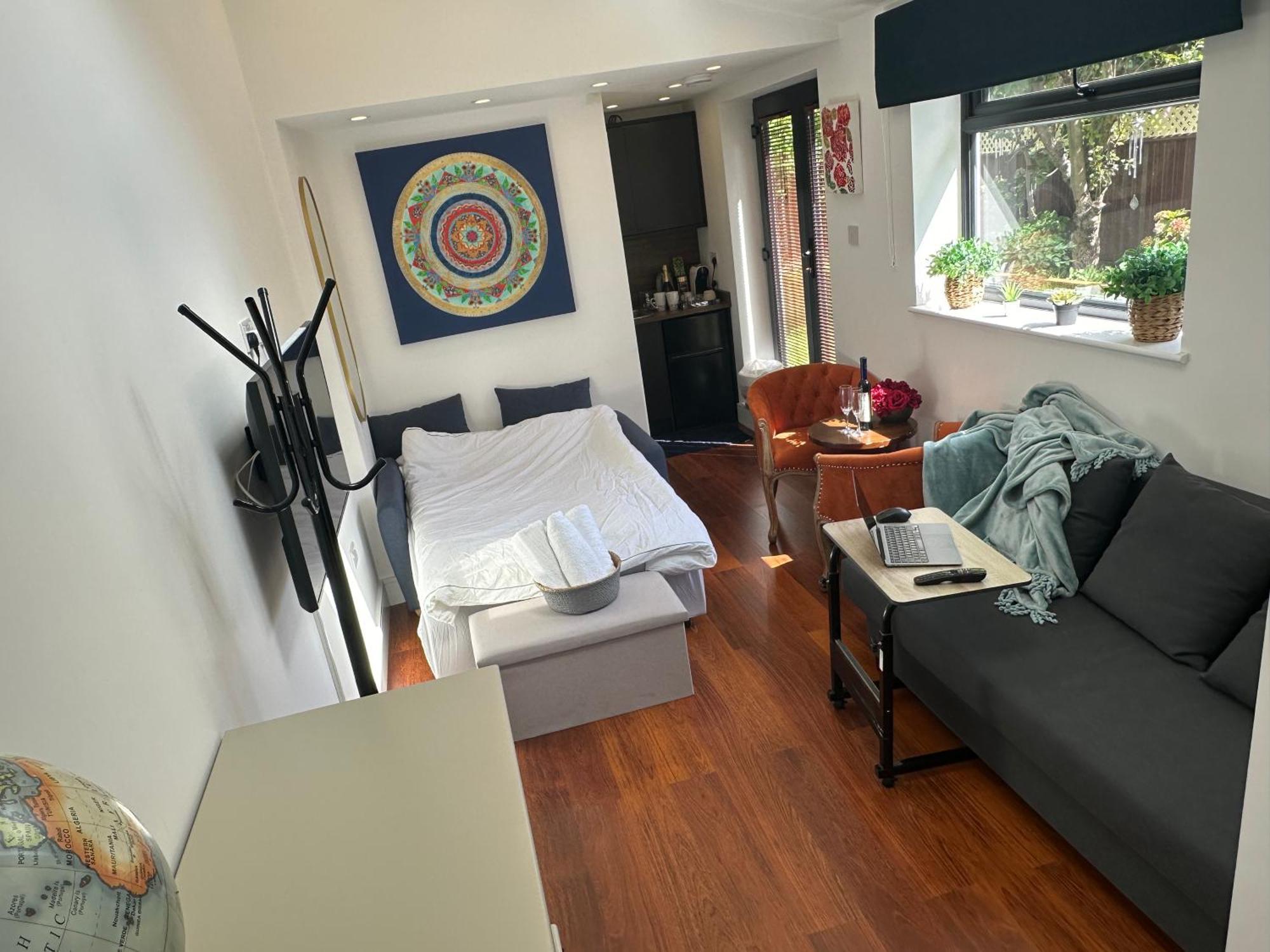 Bespoke Gallery Guesthouse هيندون المظهر الخارجي الصورة